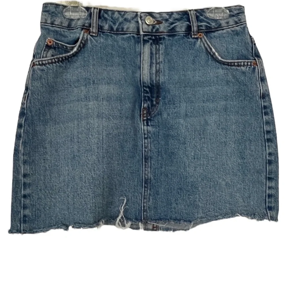 Topshop Moto Distressed Raw Hem Denim Mini Skirt Medium Wash Size 8
